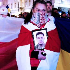 Warszawa, 24.02.2026
Tłum ludzi zebrał się w stolicy na placu Zamkowym w czwartą...