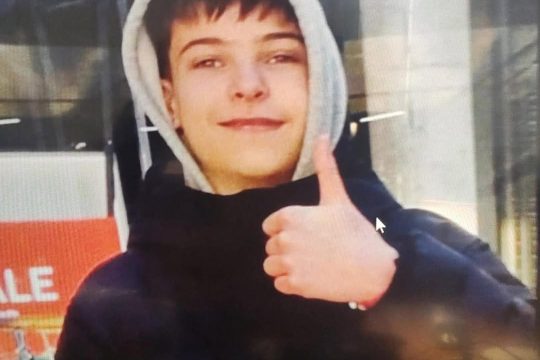Uwaga Pilne!
Zaginął 
Zbigniew Janowski, lat 15

#Gliwice #śląskie 
#policjaGliw...