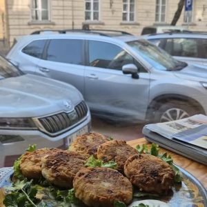 Byłam we Francji, w Strasburgu, i spróbowałam tam tartych placków ziemniaczanych. Powiem Wam — zakoc...