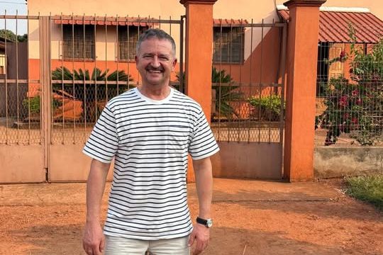 Jacek Białkowski – nasz niezastąpiony Wolontariusz, lekarz dentysta – niesie pom...