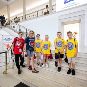 Aż 147 szkół z całej Polski przechodzi do drugiego etapu naszego konkursu "Ratu...