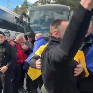 Niepohamowana radość na widok powracających do domu żołnierzy 

Dzisiaj odbyła s...