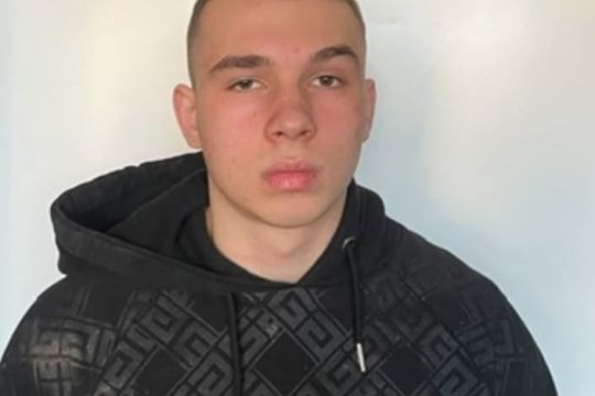 Zaginął  
Kamil Książek, lat 17
#małopolskie
#policja_kraków
#zaginiony
#LiczySi...