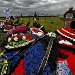 Rosja. 14 lat kolonii karnej  o zaostrzonym rygorze za fotografowanie grobów woj...