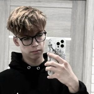 Zaginął
Wojciech Fiołek, lat 15
#łaz #żary #lubuskie
#policja_żary #missing #zag...